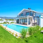 Villa Plaja Yakın Lüks