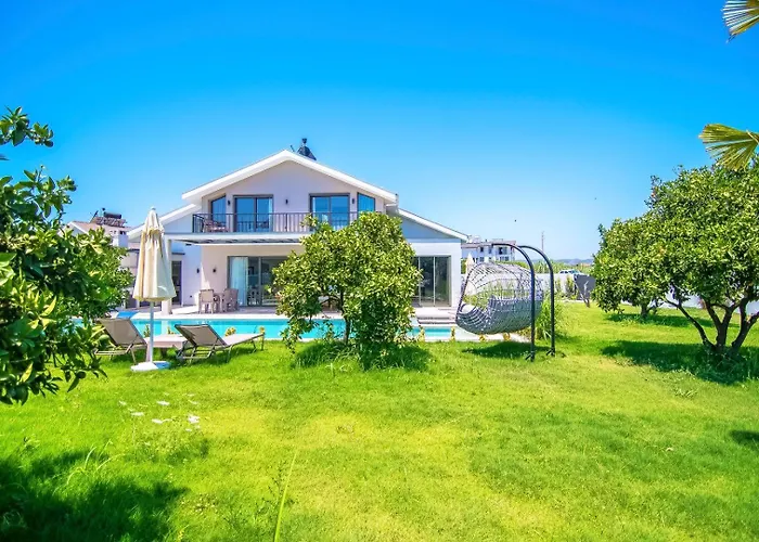 Villa Plaja Yakin Lueks *