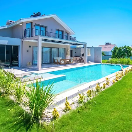 Villa Plaja Yakin Lueks