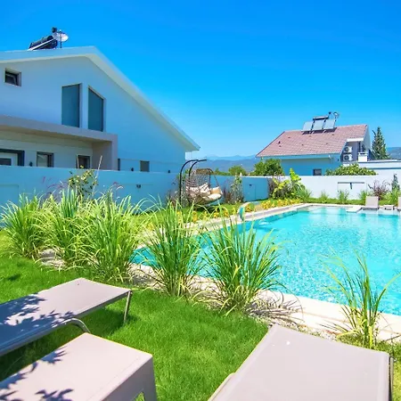 Plaja Yakin Lueks * フェティエ