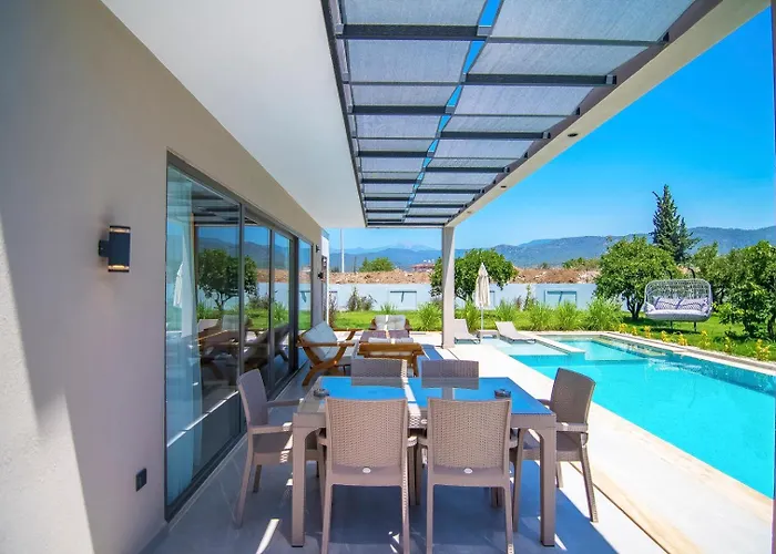 Plaja Yakin Lueks 빌라