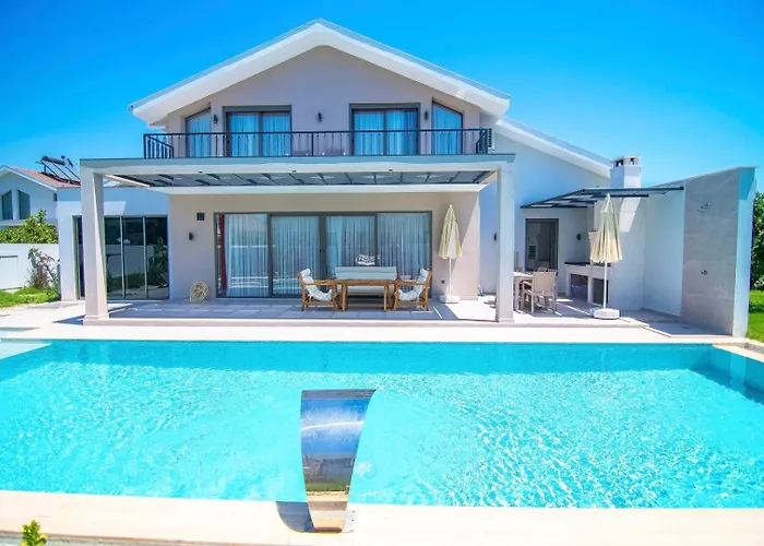 Plaja Yakin Lueks 빌라