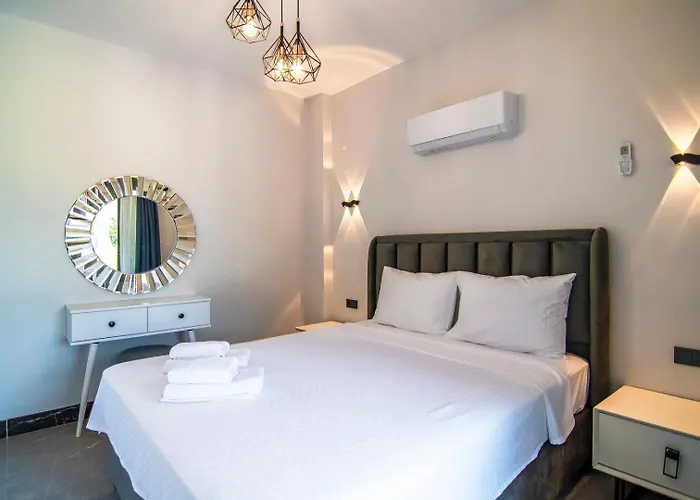 Plaja Yakin Lueks 페티예