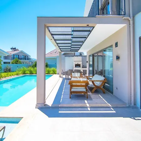 Plaja Yakin Lueks Willa