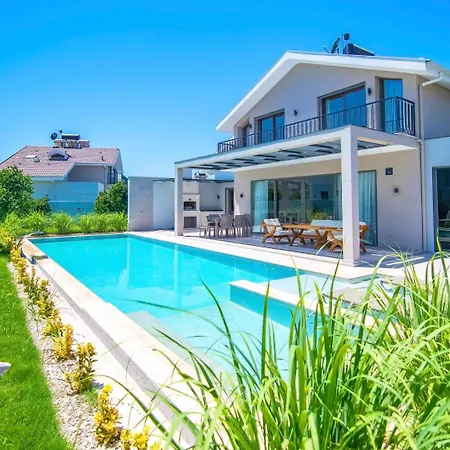 Plaja Yakin Lueks Willa Fethiye