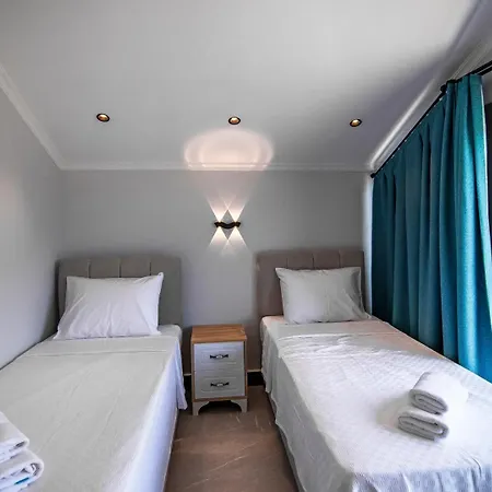 Plaja Yakin Lueks Willa *