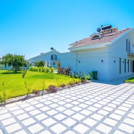 Willa Plaja Yakin Lueks *