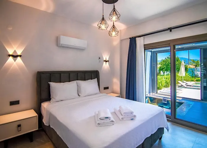 Plaja Yakin Lueks Villa