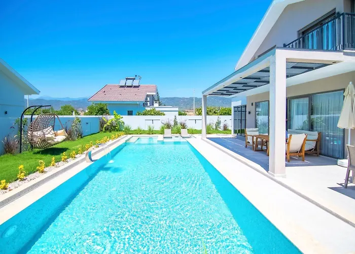 Villa Plaja Yakin Lueks *