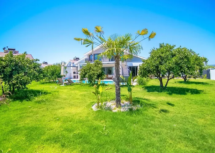 Villa Plaja Yakin Lueks *